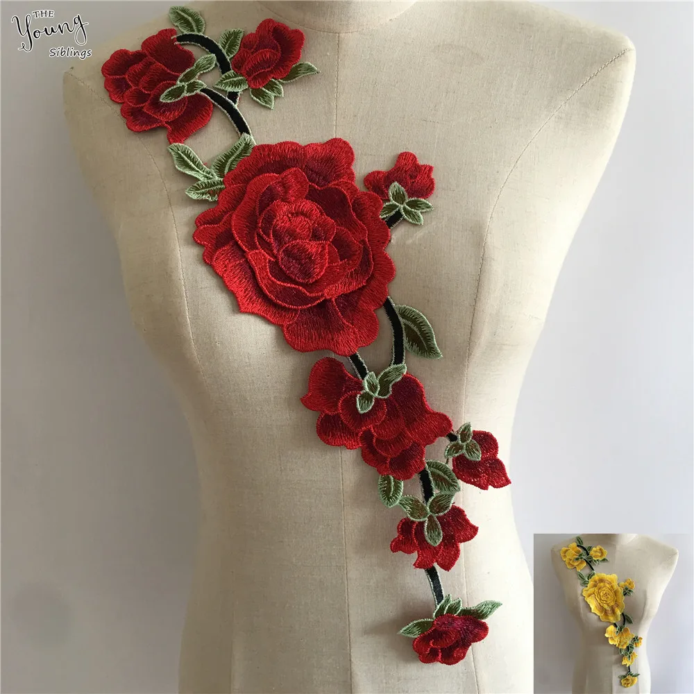 Льняная скатерть из парчи с вышитым кружевным вырезом и большими цветами