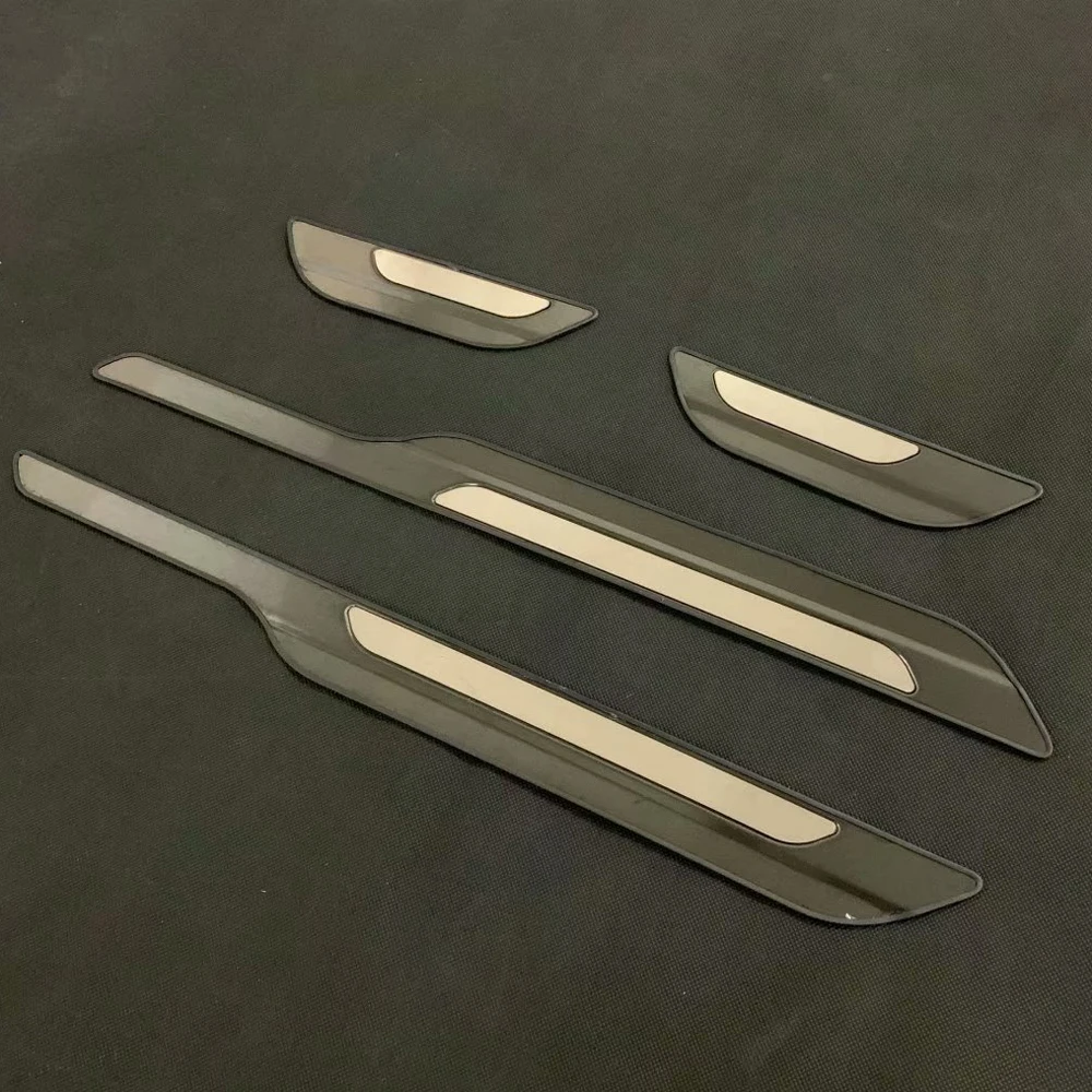 Накладки-пороги из нержавеющей стали для Toyota Corolla 2019 2020 хэтчбек