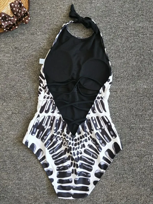 Женский слитный купальник Riseado с высоким воротом пикантный лямкой через шею на