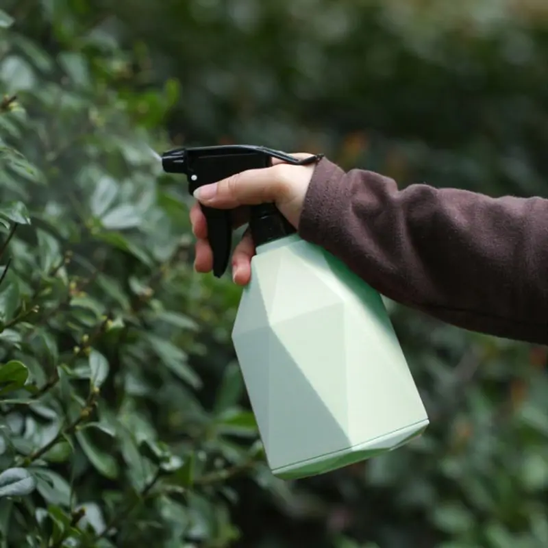 

600ml Watering Plants Pot Spray Bottle Garden Mister Sprayer Hairdressing Planting Teapot