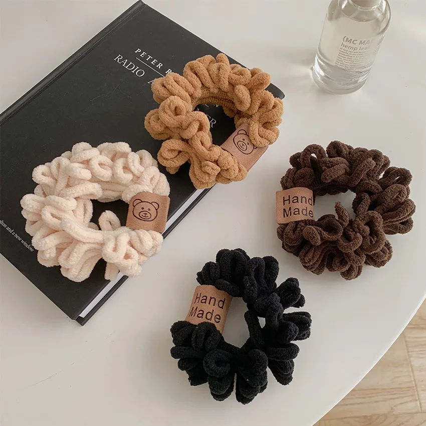 

Autumn and winter 2021 new plush wrinkled hair circle Korean Milk Tea little bear hair rope female leather band