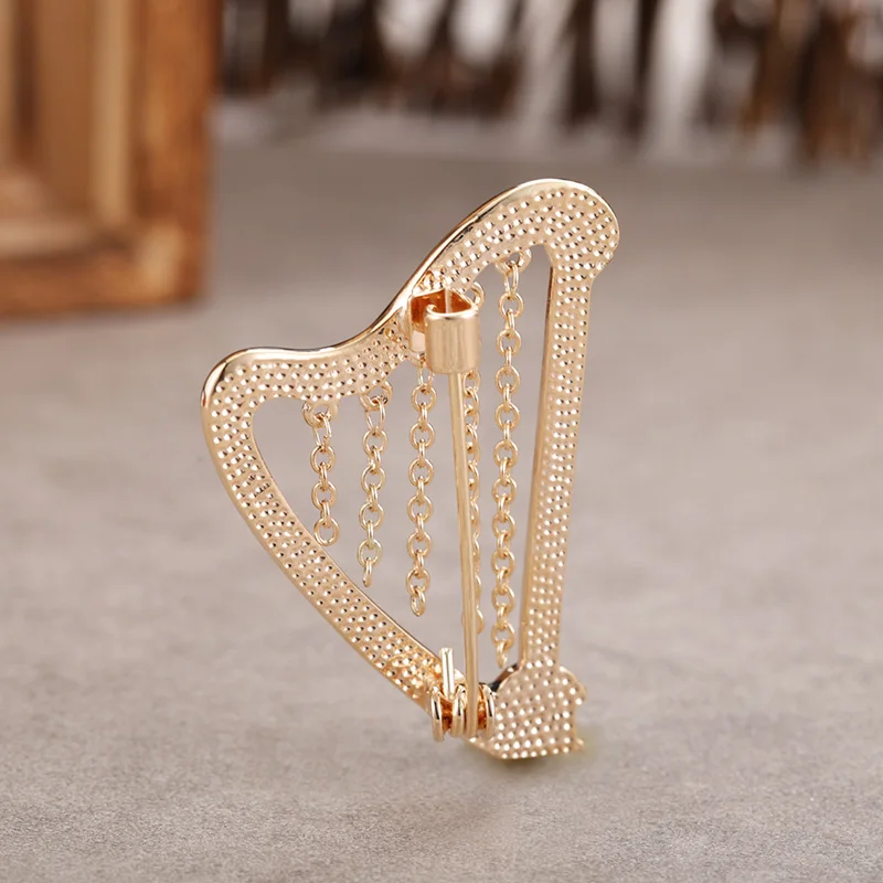 

Blucome Enamel Tassel Harp Brooches Corsage Unisex Musical Instruments Brooch Lapel Pins Gift Scarf Sweater Clips Badges Jewelry