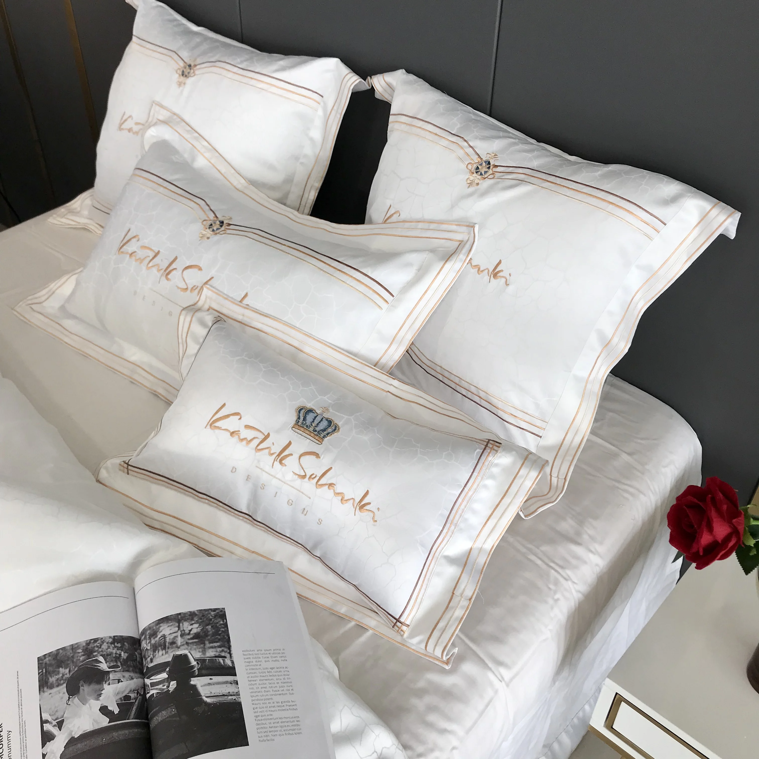 

White Gray Blue Satin Like Silk Cotton Bedding Set Gold Crown Embroidery Jacquard Duvet Cover Bed Linen Fitted Sheet Pillowcases