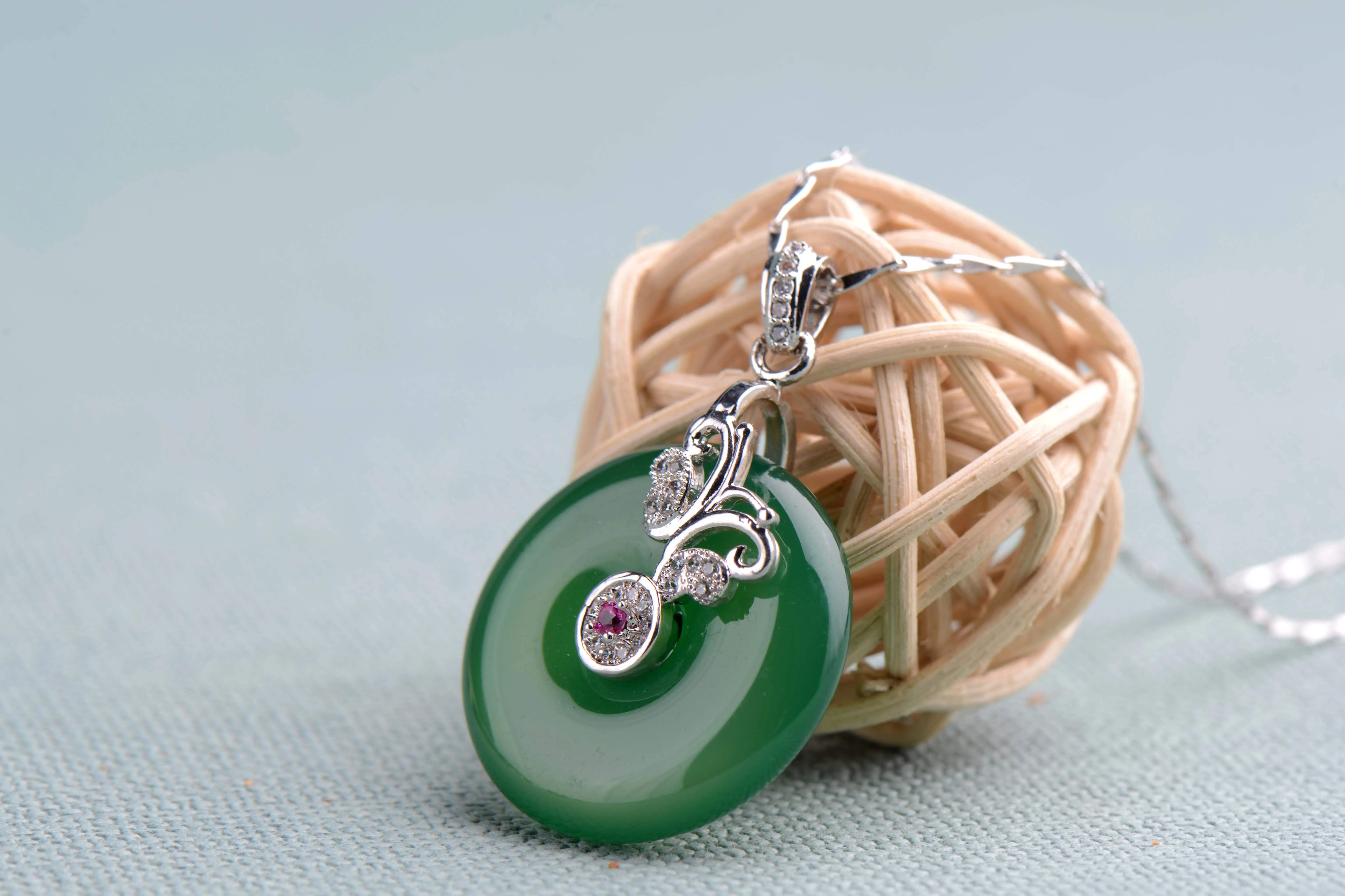 Эксклюзивный дизайн подвески и ожерелье из натурального зеленого нефрита с