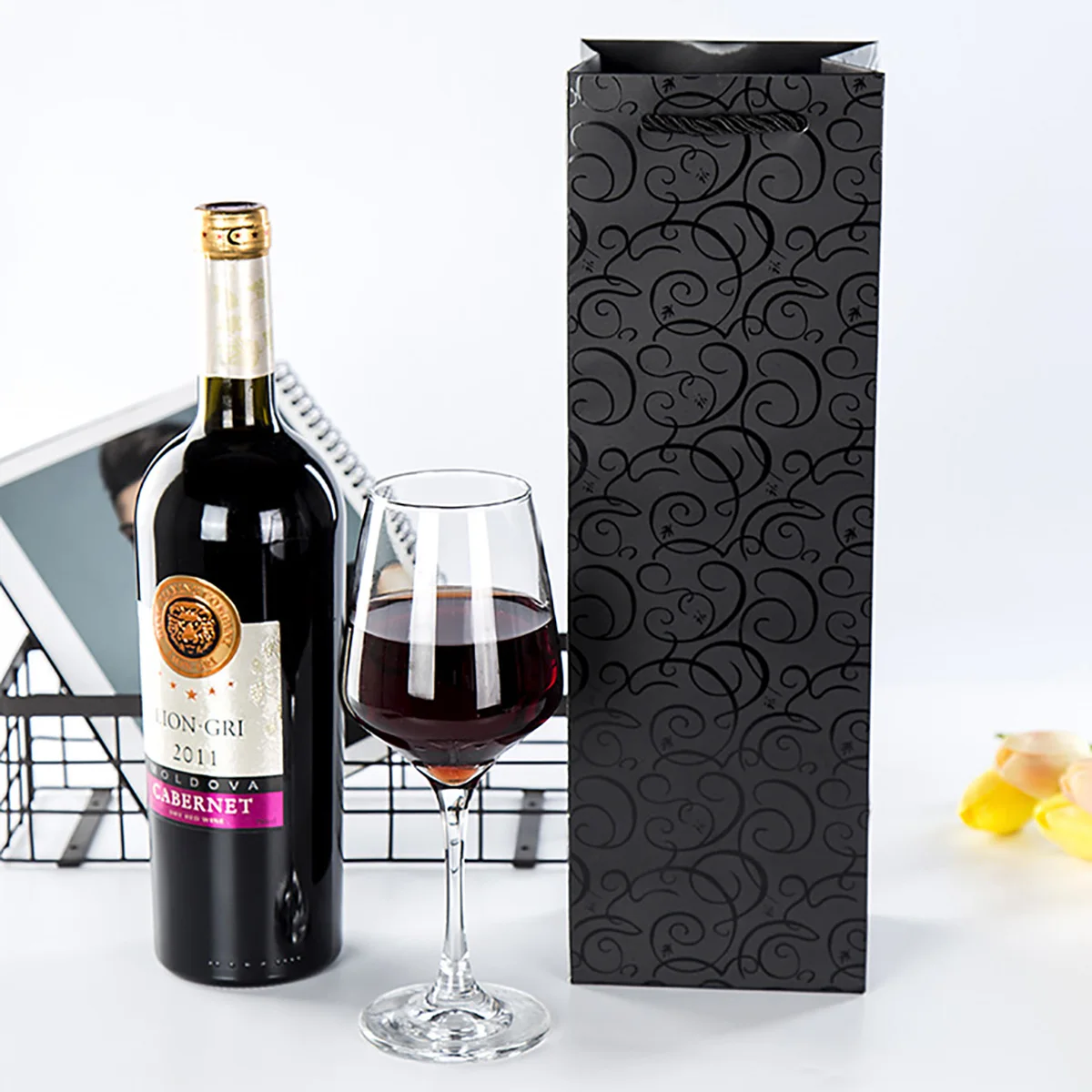 

AVEBIEN Wedding Party Black Pattern Wine Paper Bag Single And Double Portable Red Wine Thickened Gift Bag пакеты для упаковки