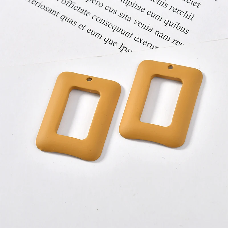 Простые геометрические прямоугольные подвески из сплава с резиновой краской