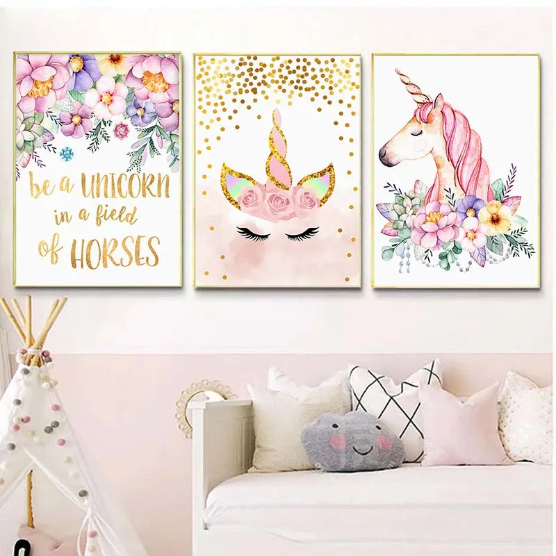 Картина на холсте для детской комнаты постер с изображением розовой лошади и