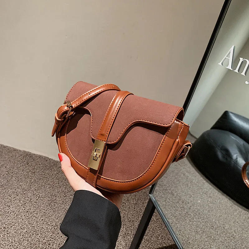 

Роскошные дизайнерские сумки высокого качества из искусственной кожи с замком и пряжкой, водонепроницаемая нейлоновая тканевая сумка-месс...