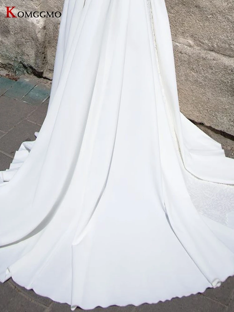 

Custom Made Sleeveless O-Neck Embroidery Appliques Tulle Bridal Ball Gown Elegant Button Back Chapel Train Wedding Dress