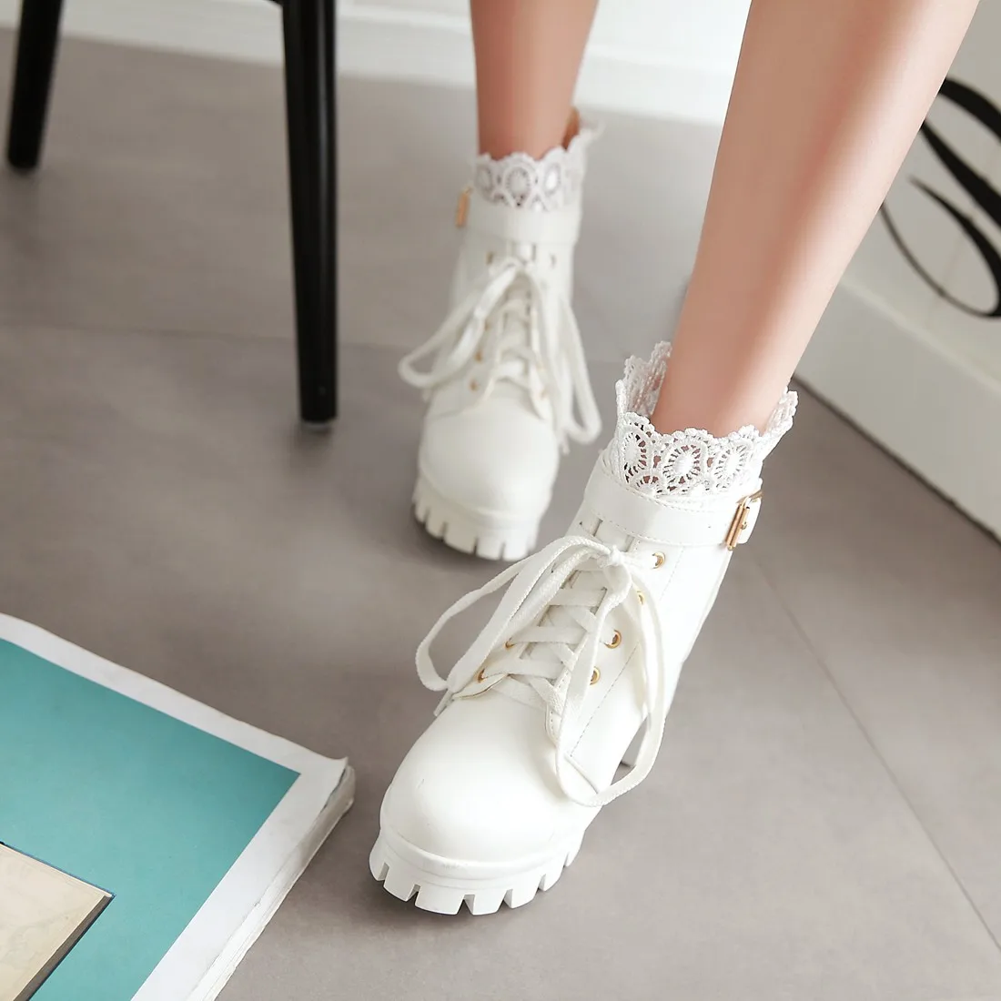 Murah Sepatu Bot Martin Kulit Musim Dingin Sepatu Bot Pergelangan Kaki Renda Wanita Platform Hak Tinggi Sepatu Bot Wanita Gesper Seksi