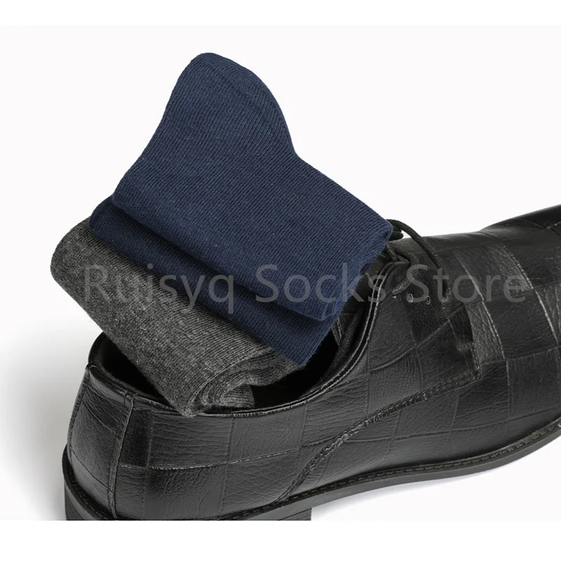 

5 pairs Men's cotton socks new black business men's socks soft and breathable summer and winter men's crew socks 38-44