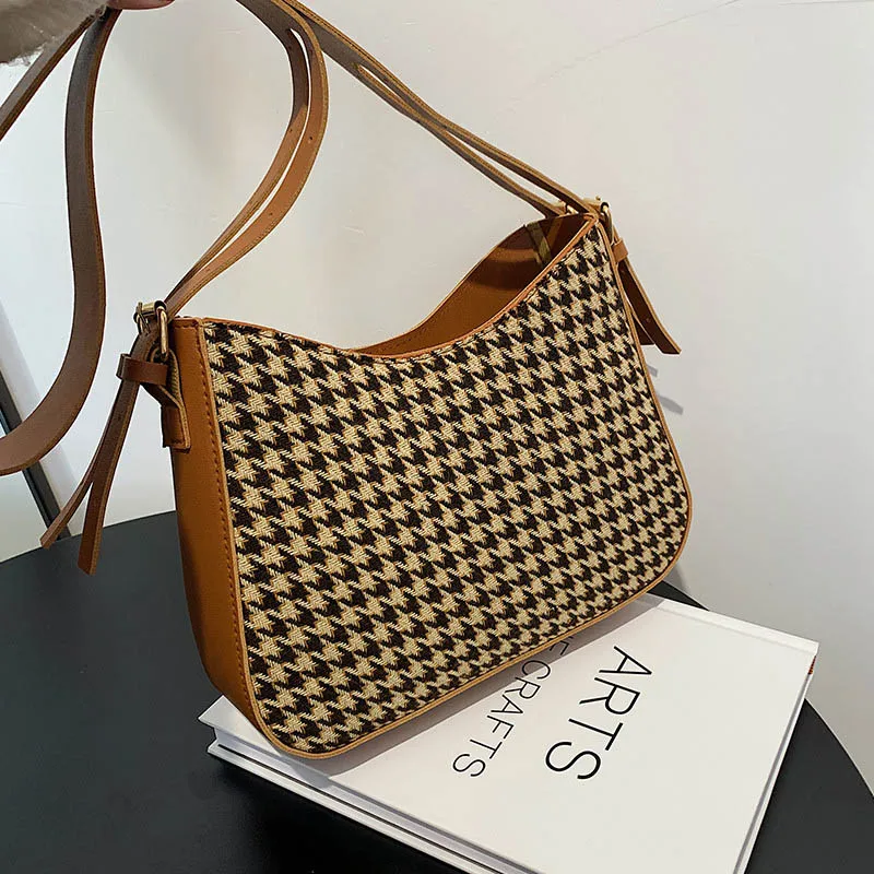 

Зимние шерстяные тканевые сумки на плечо для женщин, модная сумка через плечо 2021, популярные простые роскошные сумки и кошельки, женские дор...