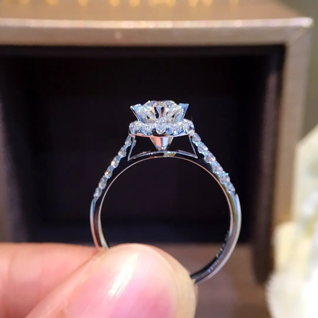 Кольцо из чистого золота 18 К с натуральным бриллиантом красивые драгоценные