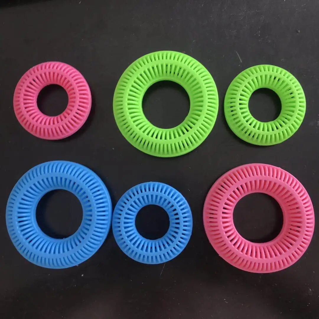 Кольцо для ванны обертывается вокруг слива чтобы мгновенно ловить каждый волос| |