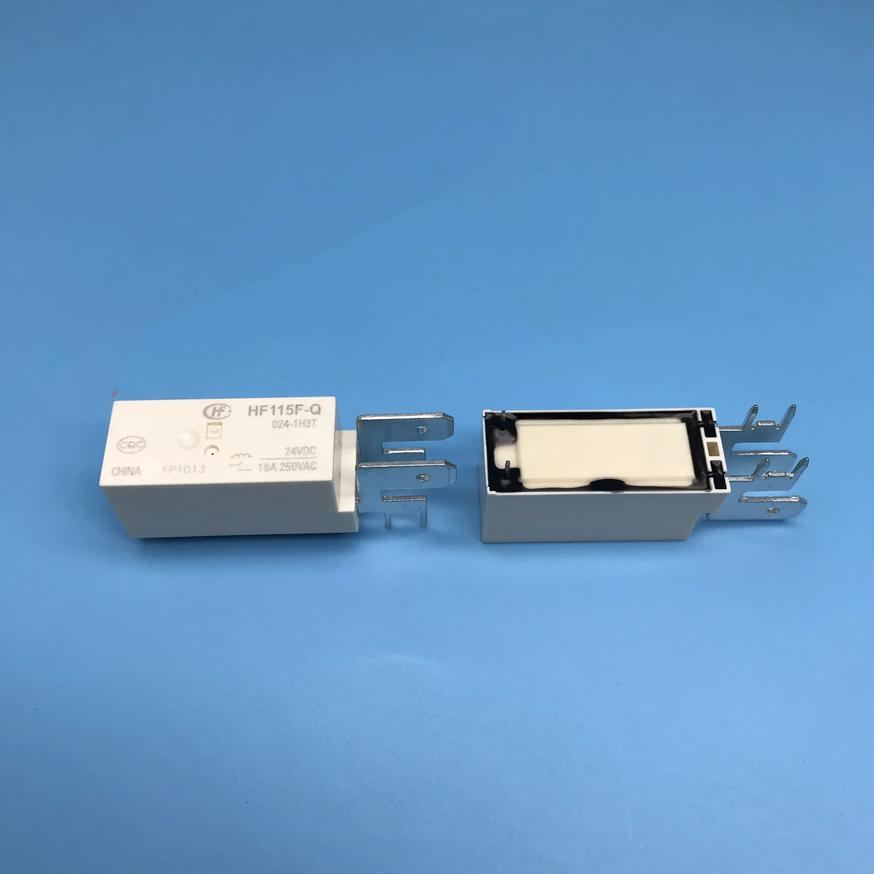 HF115F-Q/024-1H3T HF115F-Q-024-1H3T 18A реле новое оригинальное