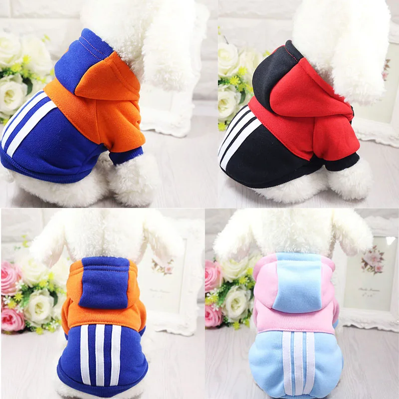 Осенне зимний теплый свитер с капюшоном для маленьких собак узором в полоску