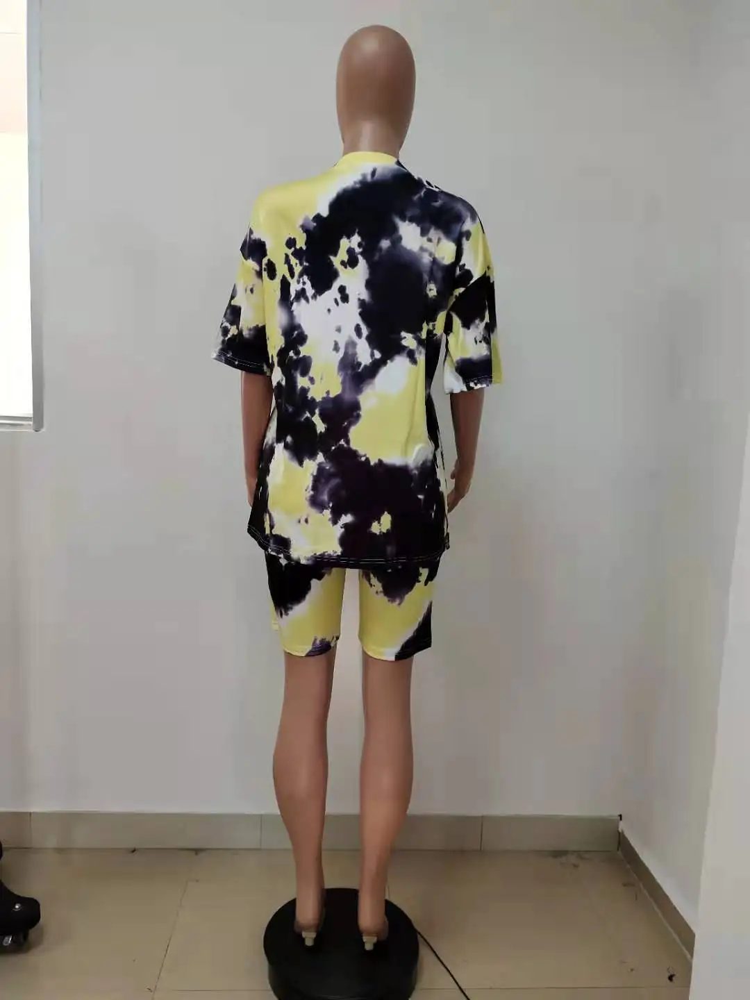 

2021 spring new fashion tie dye print casual sports suit loose o-neck short sleeve T-shirt and shorts women's two piece set