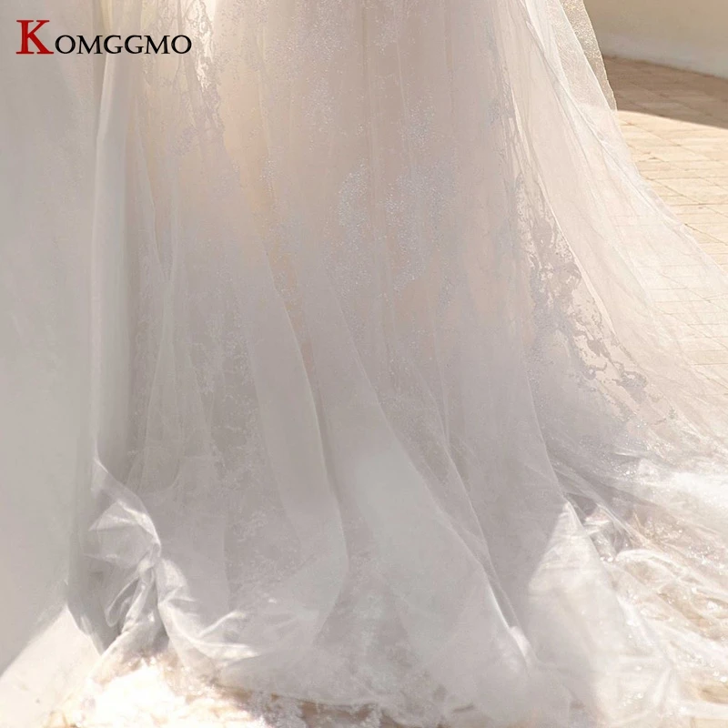

Custom Made Spaghetti Straps Embroidery Appliques Tulle A-Line Wedding Dress Elegant Backless Chapel Train Bridal Gown 2021