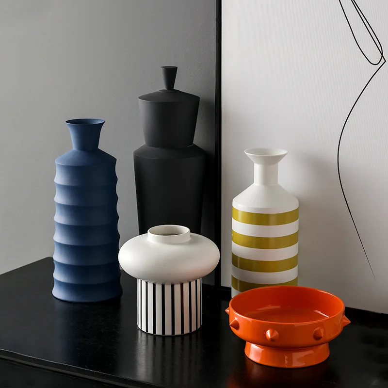 

Современная полуручная керамическая ваза в скандинавском стиле, украшение для гостиной, журнального столика, домашнее украшение, креативн...