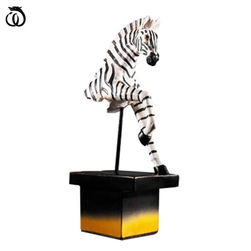 

WU CHEN LONG Nordic Abstraction Zebra Statue Creative Living Room Office Store Opening Figurines Home Decor Arts Sculpture A3136