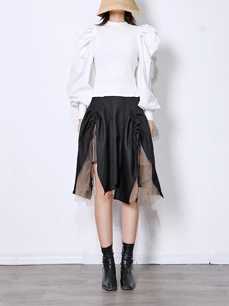 Женский вязаный свитер TWOTWINSTYLE осенний с круглым вырезом рукавами-фонариками и