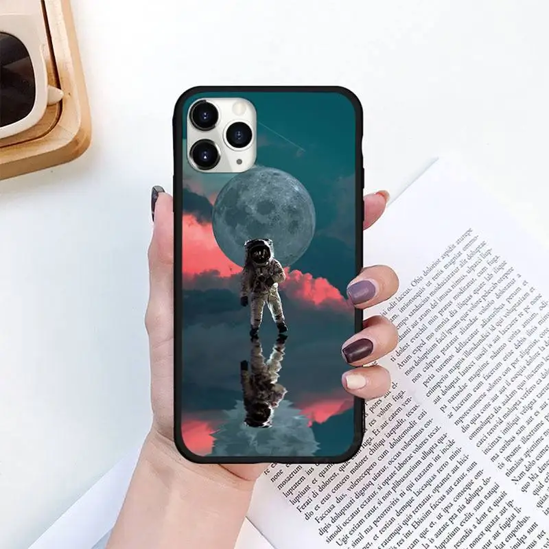 

Space Moon Astronaut Phone Case for iPhone 11 12 pro XS MAX 8 7 6 6S Plus X 5S SE 2020 XR mini