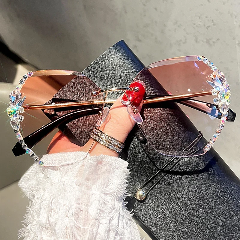 

2021 Fashion Brand Design Vintage Rimless Rhinestone Sunglasses Women Men Retro Cutting Lens Gradient Sun Glasses Female UV400
