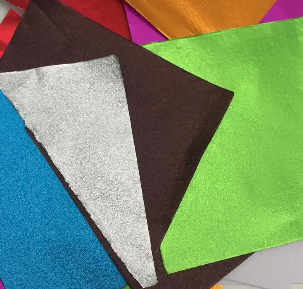 Розничная продажа разноцветная фольгированная обертка 8*8 см для шоколада милая