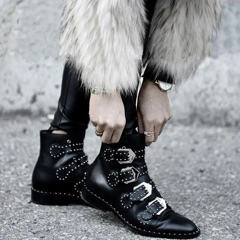 Модные женские ботинки с заклепками ботильоны черного цвета в европейском стиле