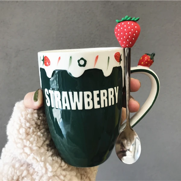 

Cute Creative Mug Ceramic Handmade Strawberry Personnalisable Girl Gift High Quality Milk Espresso Mug Kitchen Drinkware DB60MK