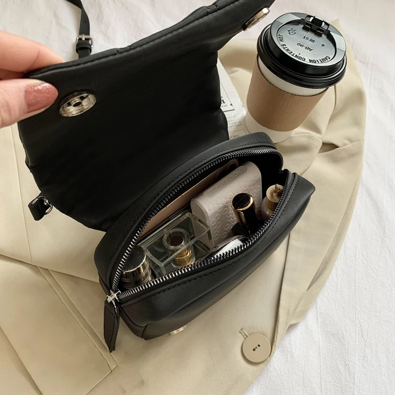 

New Chain Black Small Oxford Cloth Crossbody Bags for Women 2021 Trend Hand Bag Women's Branded Trending Shoulder Handbags