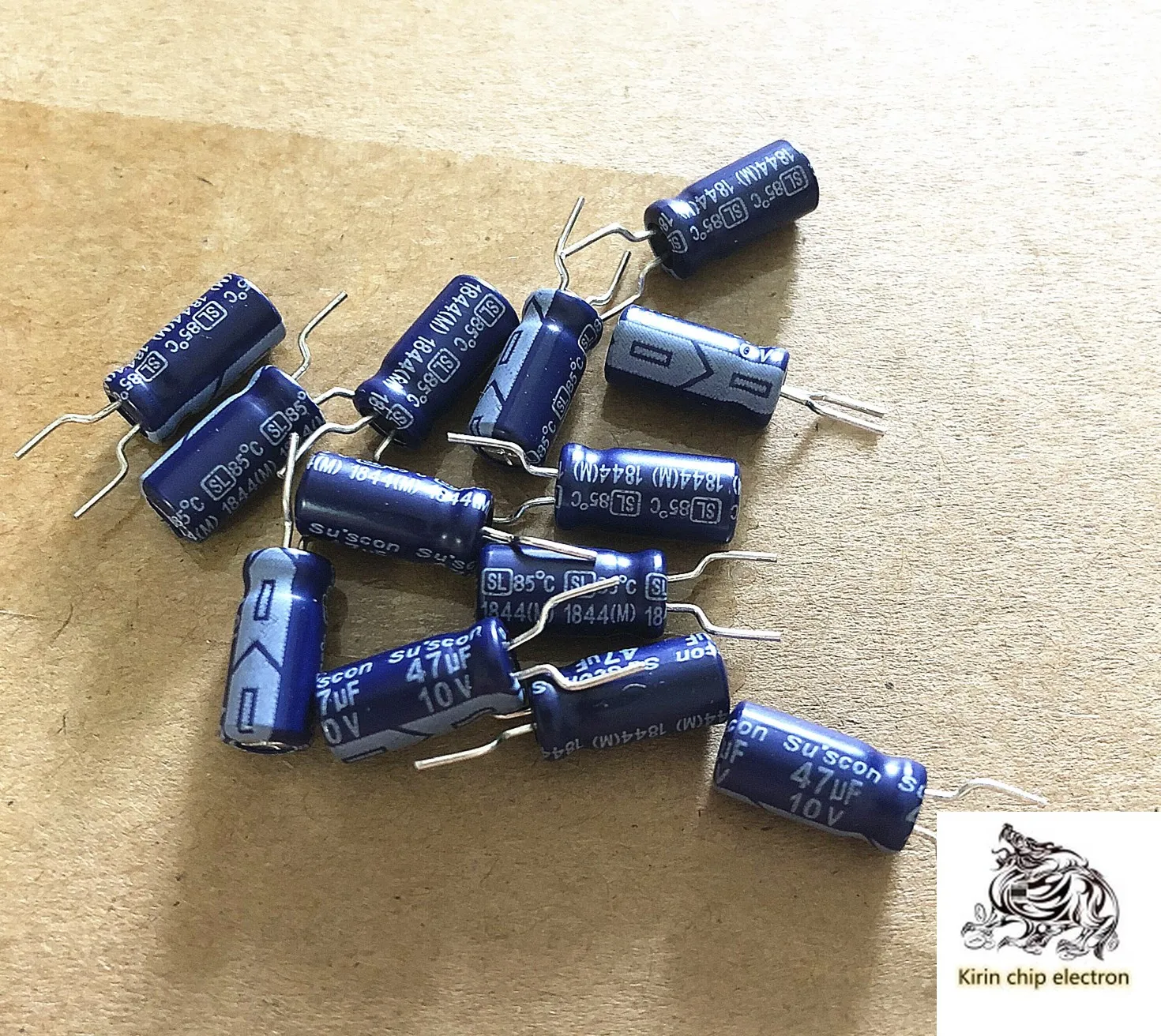 

10 шт./лот 10V47UF 5X11 RE3 Серия blue robe fever аудио электролитический конденсатор