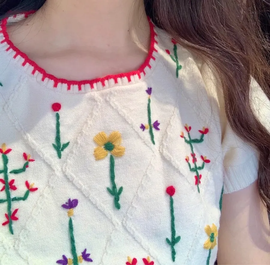 

Juice Snow 2021 New Summer Women Knitting Flora T-Shirt Round Neck Flower Front Top Puff Sleeve Vintage Embroidery Flowers Tees