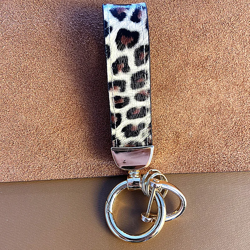 

2021 New Luxury Leather Key Chain Square Leopard Pattern Leather Circle Buckle Keychains Auto Car Waist Key Chain Key Holder