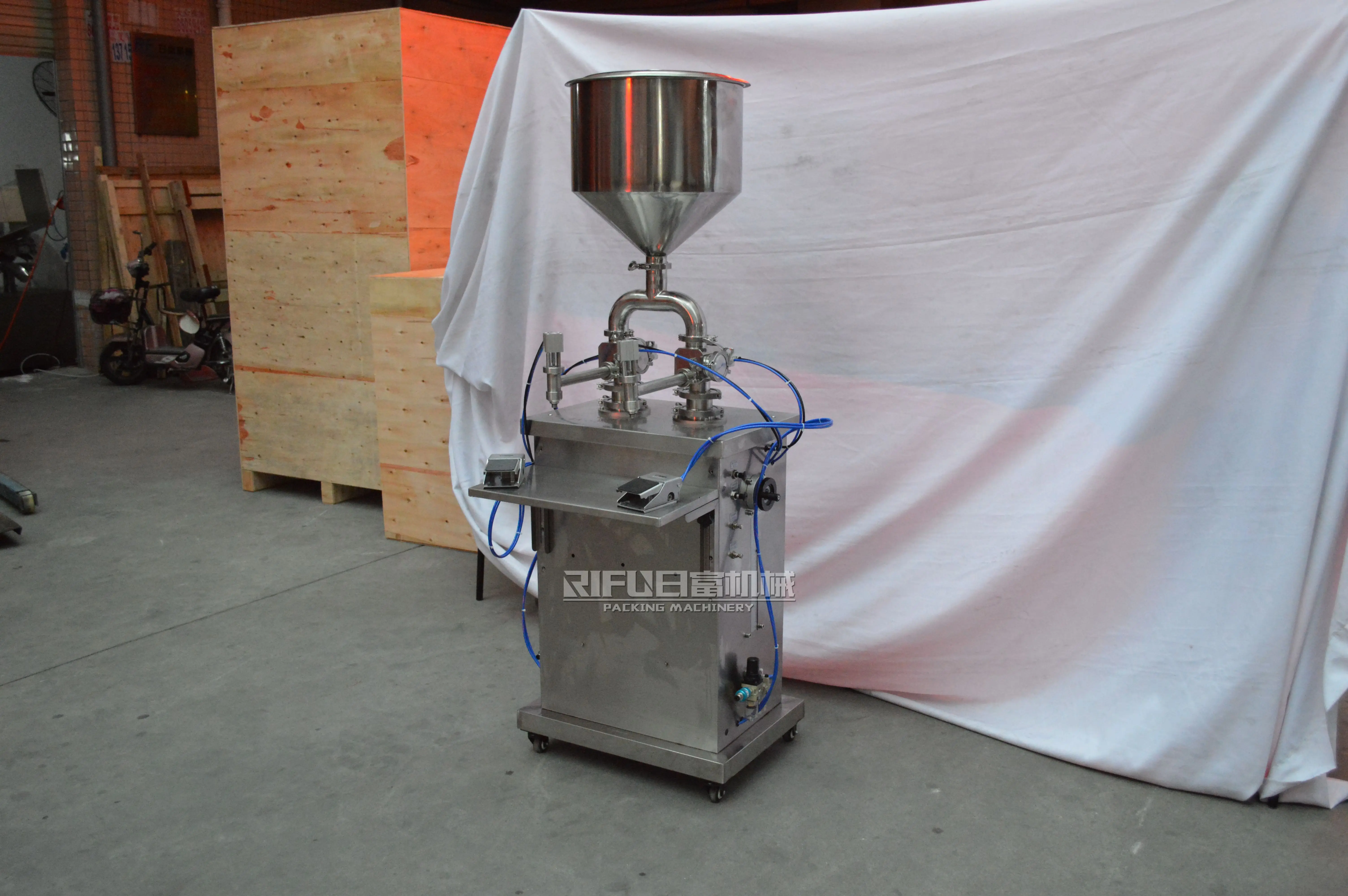 

Semi-automatic disinfectant gel filling machine