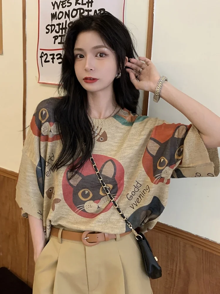 Женская тонкая трикотажная футболка из вискозы с принтом кошка и коротким