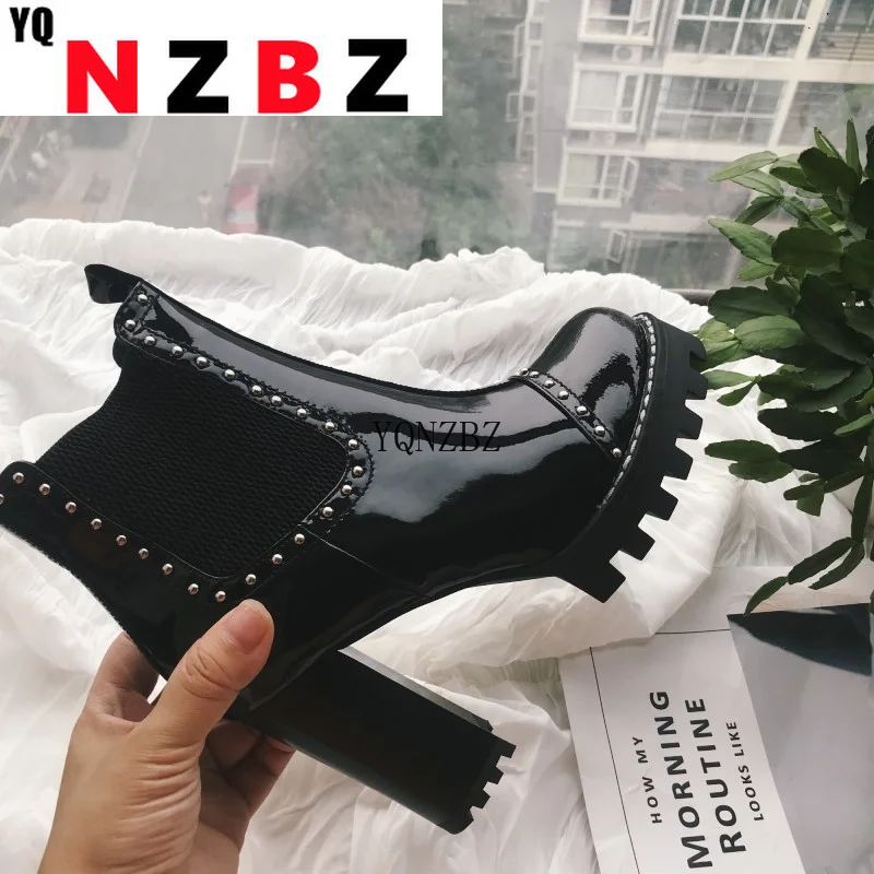

2022 Autumn Thick-soled Knight Boots Fashion and Handsome Rivet Elastic Band Thick Heel 9cm Short Tube Waterproof Women Boots