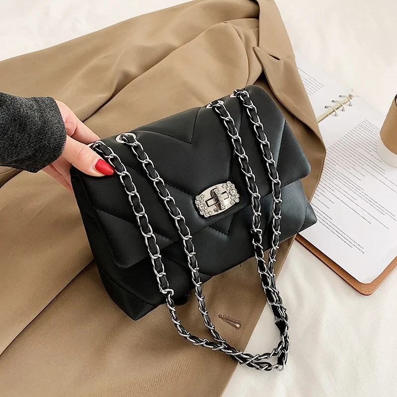 

High Quality Ladies Shoulder Bag 2021 New Trendy Fashion Messenger Bag Foreign Style Embroidery Thread Chain Small Square Bag