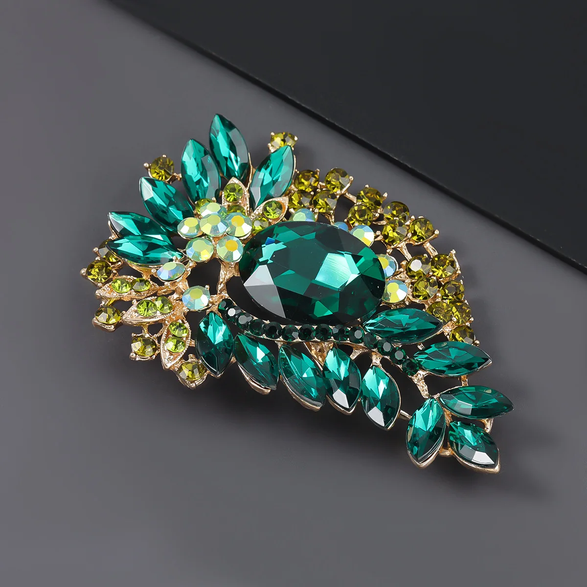 

Luxury Female Crystal Flower Brooch Dainty Rose Gold Color Jewelry Brooch For Women Cute Rainbow Zircon Pin Dress Coat Accessory