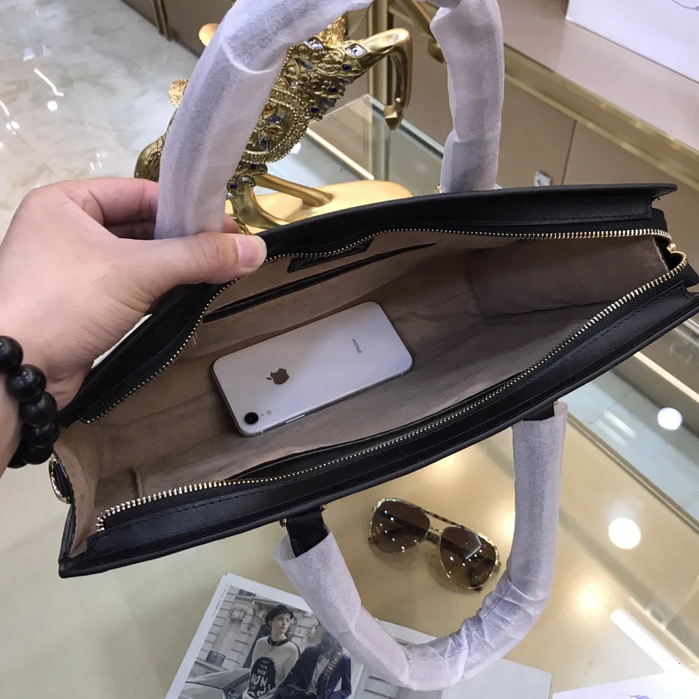 

The new briefcase, handbag, shoulder messenger bag, fashionable style, tall and elegant!
