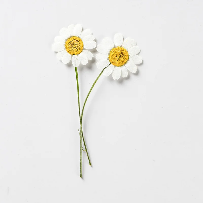 

12pcs/ Pack Natural Chamomile With Branche Dry embossing Student Handcraft Papermaking Phone Case Bookmark Candle Soaping Making