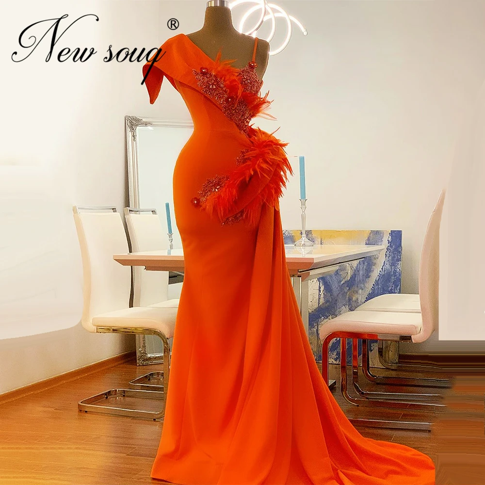 

Chic Beading Appliques Evening Dress Women Long Prom Dress Celebrity Middle East V Neck Party Gowns Dubai Robe De Soiree Arabic