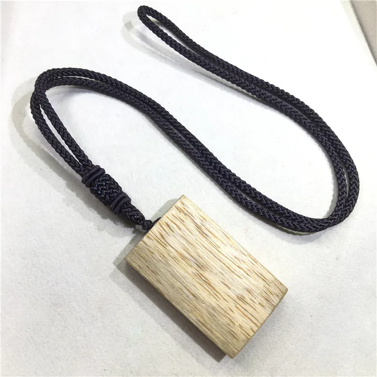 

Natural Brunei agilawood pendant wooden pendant jewelry gift