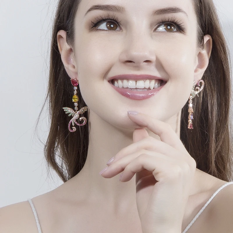 Серьги-подвески женские Трехгранные Асимметричные разноцветные с фианитами ER161 |