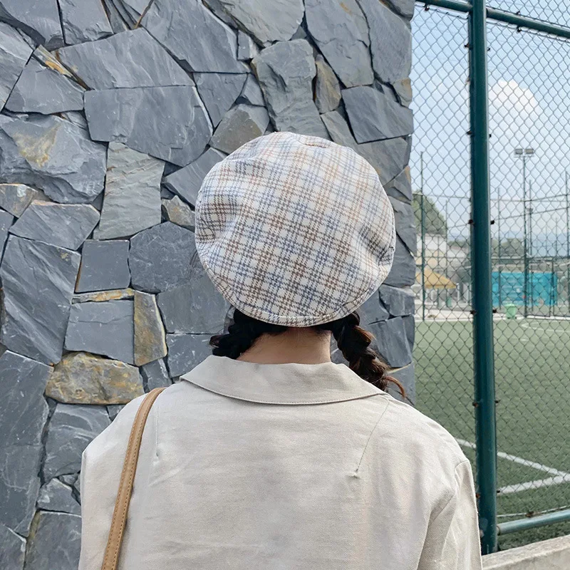 Женский шерстяной берет в клетку с плоским верхом | Аксессуары для одежды