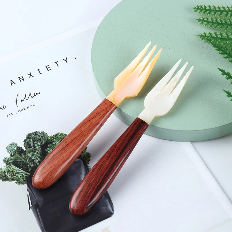 

Natural Conch Shell Spoon Caviar Seashells Fork Spoon Tableware Cake Desserts