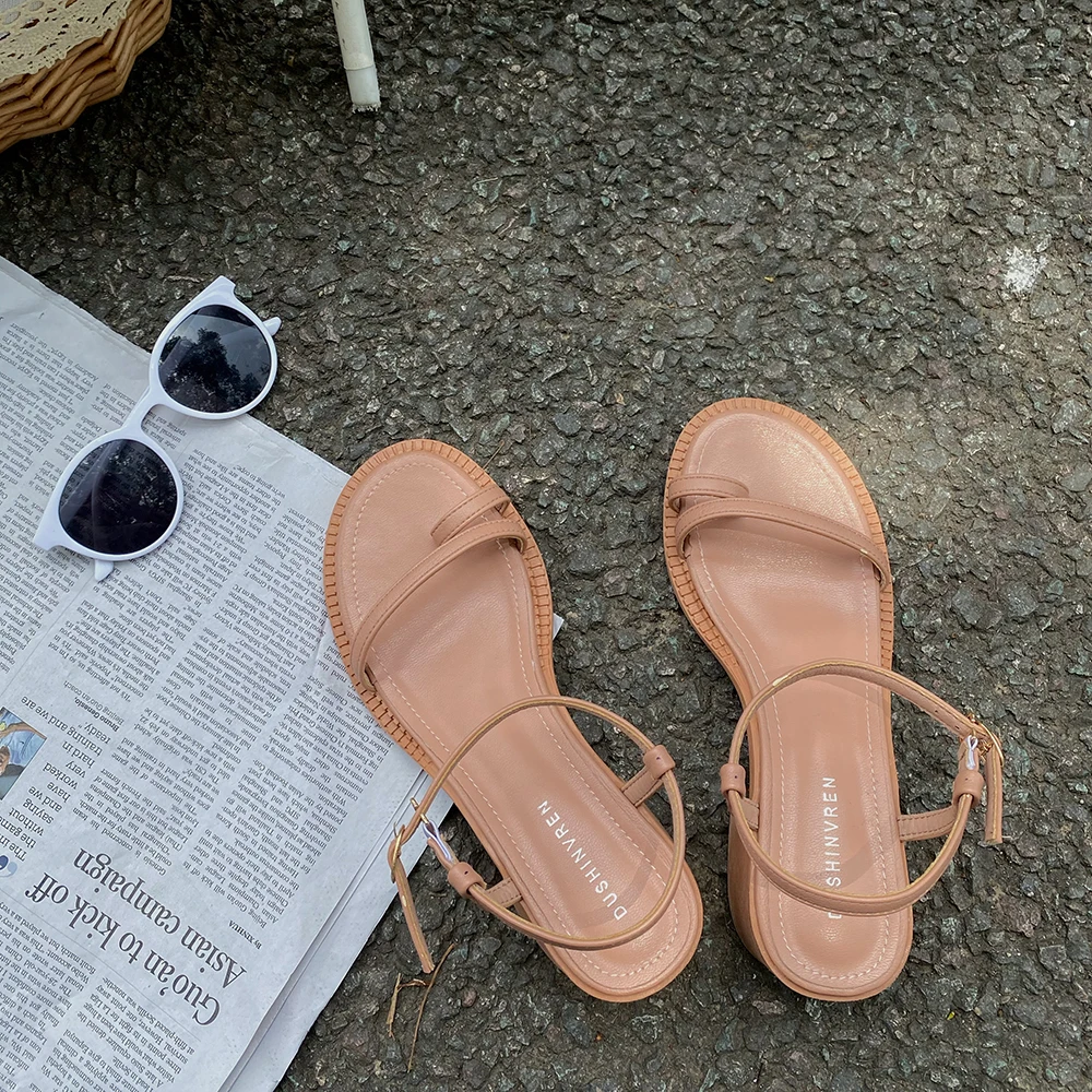 

2021 One Word with Chunky Heel Casual Roman Sandals Go with Fairy Style Heighten Shoe Trend Women Sandals