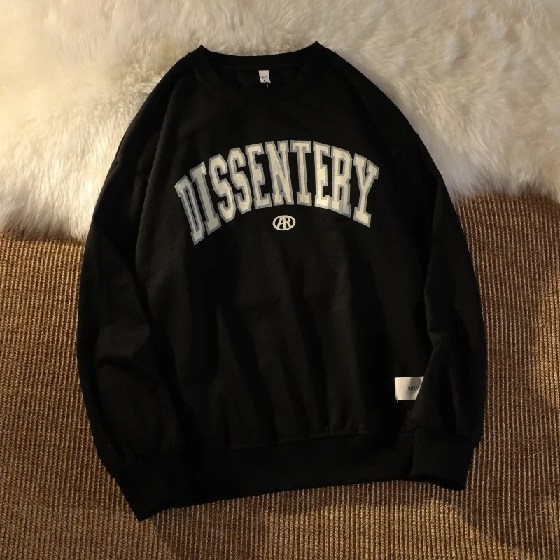 

Настоящий тонкий женский свитер с круглым вырезом