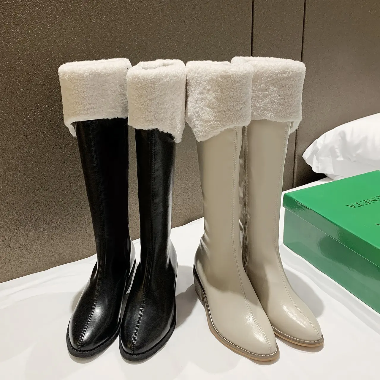

Women's boots but no knee high knight boots thick heel high leather boots fluffy long boots fashion wild trend hot selling new