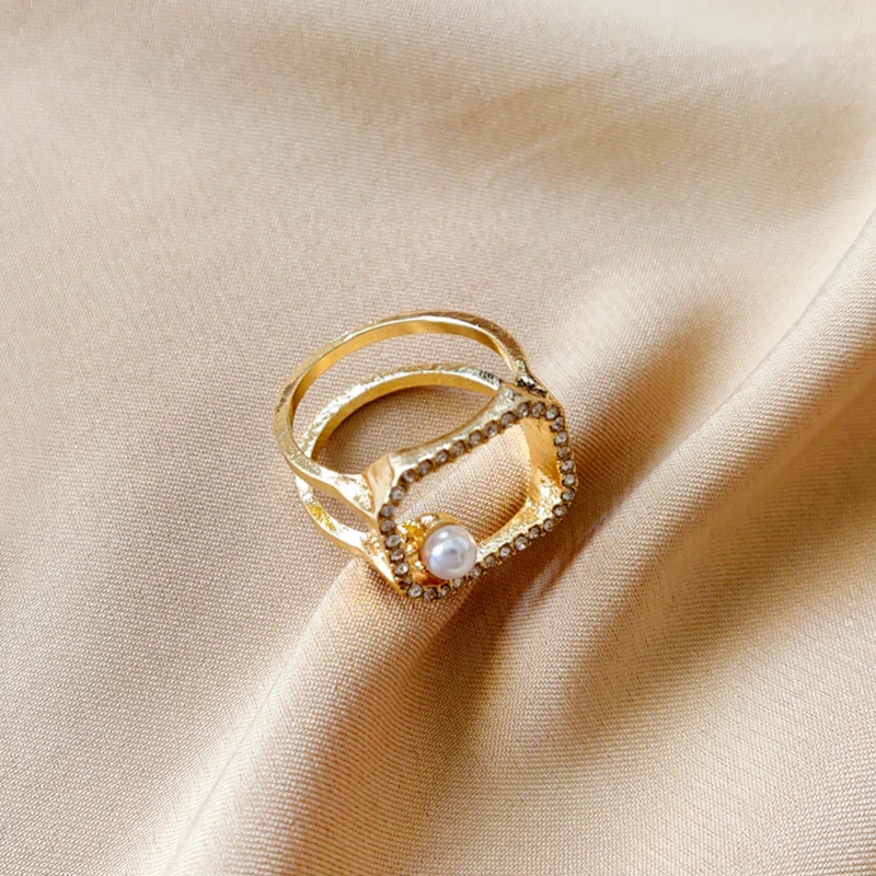 

Delicate Jewelry Geometric Ring Popular Design High Quality Shiny Crystal Simulated Pearl Finger Ring For Girl Lady Gifts